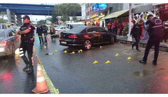 Beyoğlu'nda kafeye silahlı saldırı
