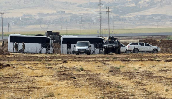 Irak askerleri tatbikat alanında