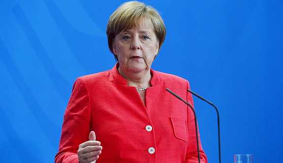 Merkel: Türkiye'nin üyeliğine hiçbir zaman taraftar olmadım
