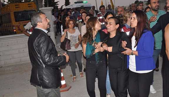 Aysel Tuğluk'un annesinin cenazesine saldıranlara ilk duruşmada tahliye