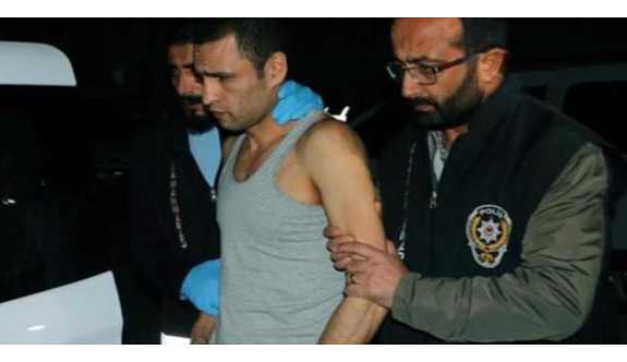 Babasını 15 yerinden bıçaklayarak öldürdü