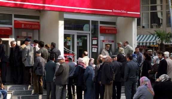 Emeklilerin ikramiyeleri ödenmeye başladı