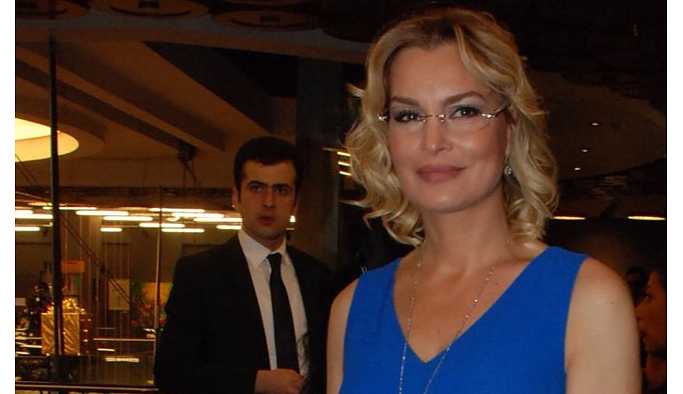 Sibel Turnagöl hizmetçisi tarafından darp edildi