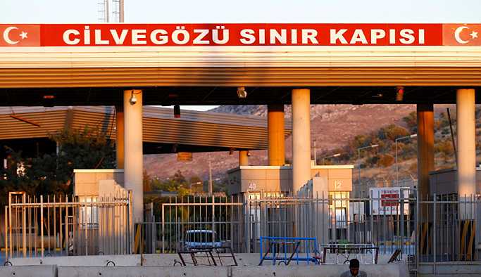 Suriye’ye geçiş yapan 120.826 Suriyeli’den 22.640’ı geri dönmedi