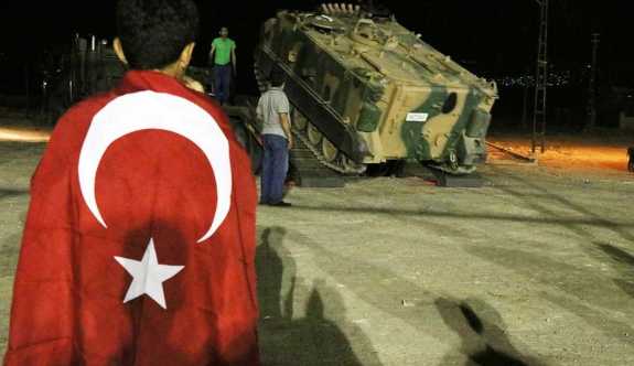 Türk askeri İdlib’te sevinçle karşılandı
