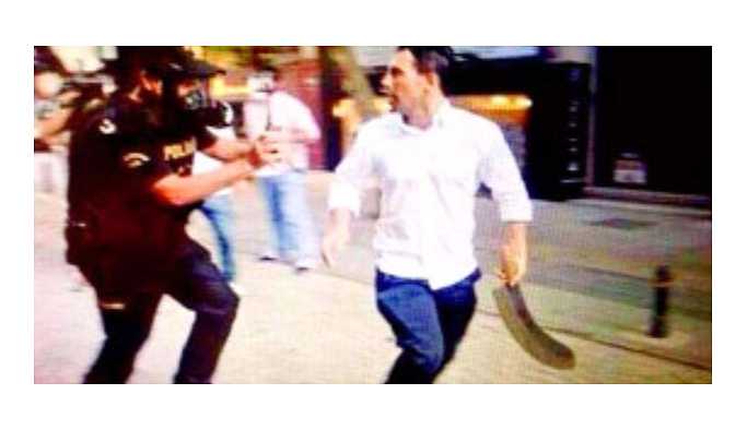Gezi eylemcilerine palayla saldıran kişi vuruldu