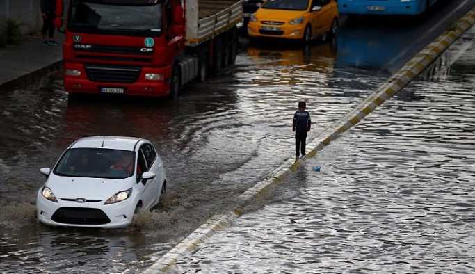 İstanbul'a sağanak uyarısı