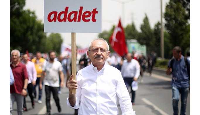 Kemal Kılıçdaroğlu'na 'demokrasi' ödülü