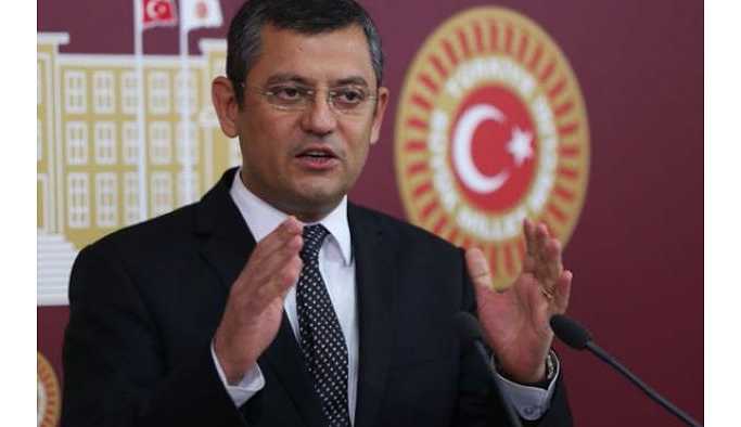 CHP Manisa Milletvekili Özgür Özel; "Salı günü büyük bomba patlayacak"