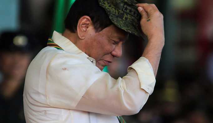 Duterte, komünist isyancıları 'terörist' ilan etti