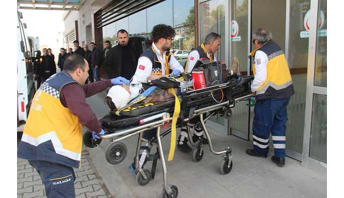 Liseli genç önce arkadaşını sonra kendini vurdu