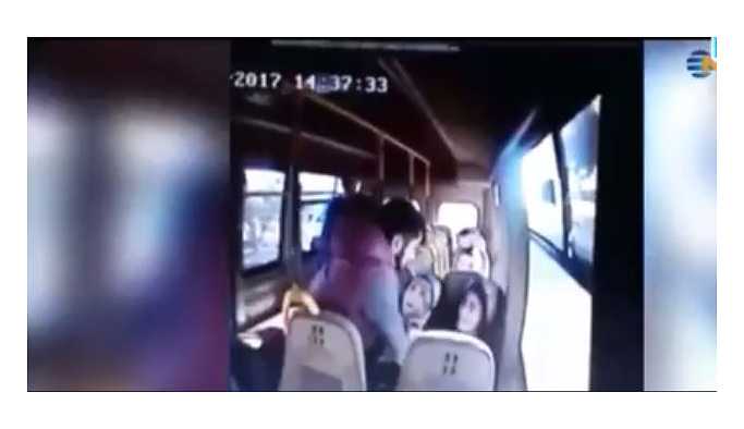 Mersin'de üniversite öğrencisi bindiği minibüsten kaçırıldı.