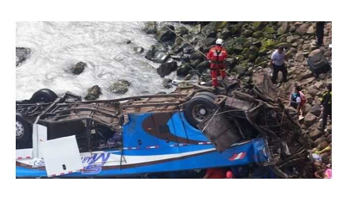Peru'da otobüs uçuruma yuvarlandı; 36 ölü, 6 yaralı