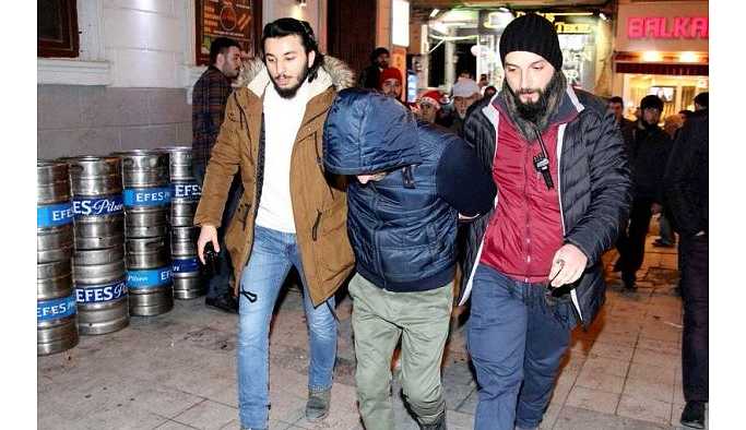 Taksim İstiklal Caddesi'nde bir kişiye 'taciz' gözaltısı