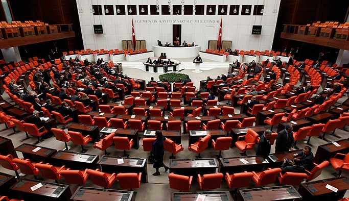 18 yaşında milletvekilliğinin önünü açan düzenleme meclise geliyor