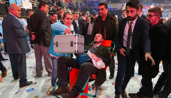 CHP kurultayında çok sayıda partili kumanyadan zehirlendi