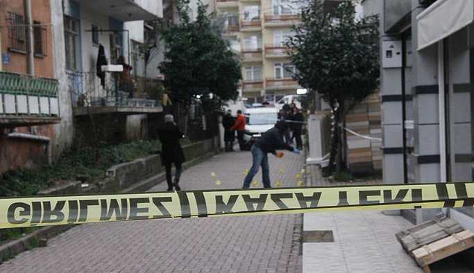 İki grup arasında, sokak ortasında silahlı kavga