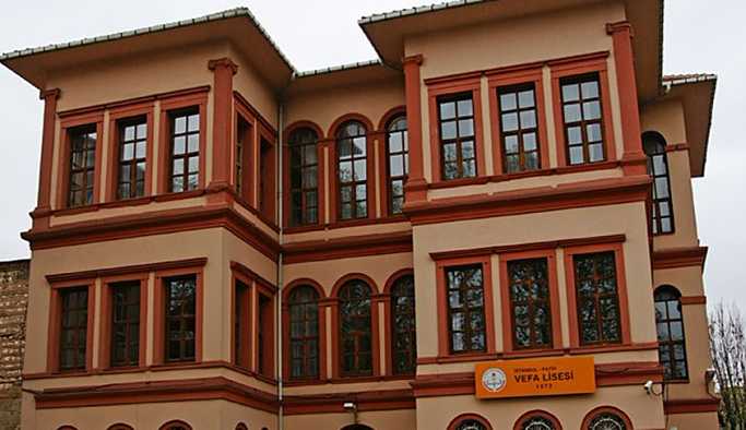 Vefa Lisesi Müdürü: Benim okulumda evrimi savunamazsınız!