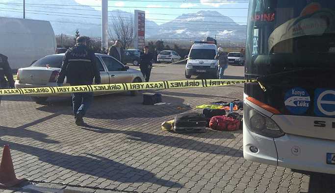Yolcu valizinden dinamit çıktı