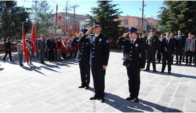 AKP’lilerin araçlarını arayan emniyet amiri ve 2 polis açığa alındı
