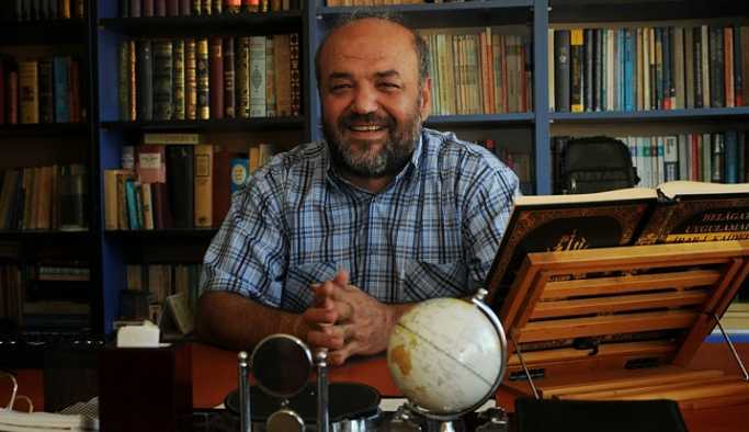Belediye, afişinde yer alan İhsan Eliaçık'ı yalanladı