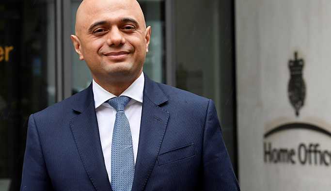 Göçmen skandalı sonrası istifa eden İngiltere İçişleri Bakanı Rudd'un yerine Pakistan kökenli Javid