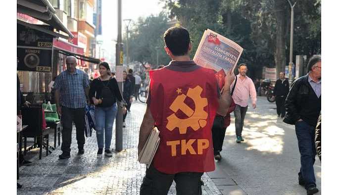 İstanbul'da polisten TKP'lilere silahlı tehdit