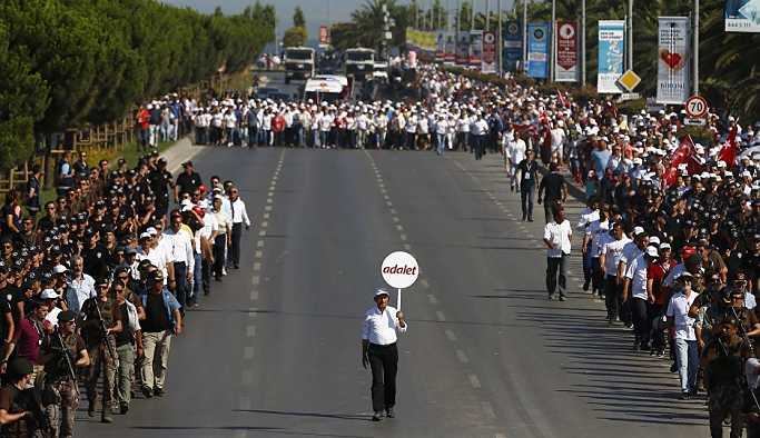 'Adalet Yürüyüşü'ne katılanların telefonlarına casus yazılım yüklendiği' iddiasına hükümetten yanıt