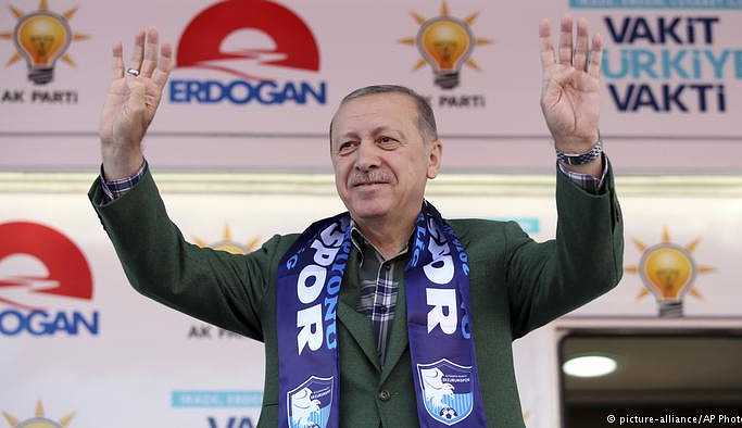 Erdoğan: İzin alacak kadar düşük bir siyasetçi değilim