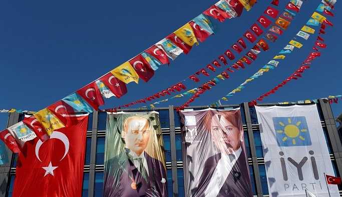 İYİ Parti, MHP'yi geride bıraktı