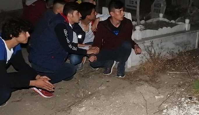 Mezarlıkta ağlayan 'gizemli' kıza pusu