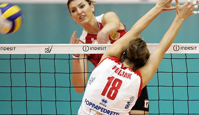 Neslihan Demir voleybola veda etti