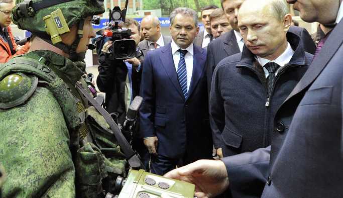 Putin: Rus ordusuna bu yıl 10 yeni savaş gemisi ve 160 hava aracı geliyor