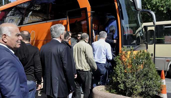 Taksiciler, Uber'e karşı: Lüks otobüsle yolcu taşıyacaklar