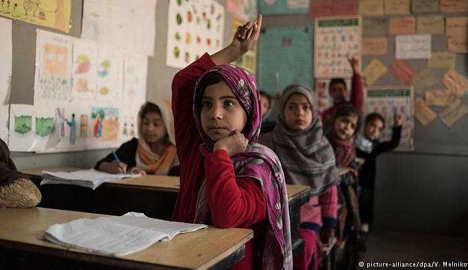 Afganistan’da çocukların yarısı okula gidemiyor