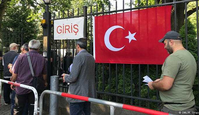 Alman siyasetçiler 24 Haziran seçimleri için endişeli