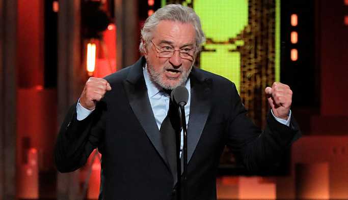 De Niro 'Sadece tek bir şey söylemek istiyorum' diyerek Trump'a küfretti