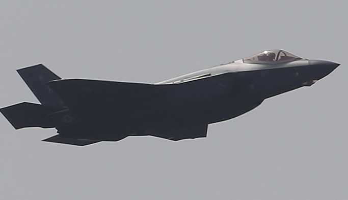 İngiltere'nin ilk dört F-35 savaş uçağı Norfolk Hava Üssü'ne ulaştı