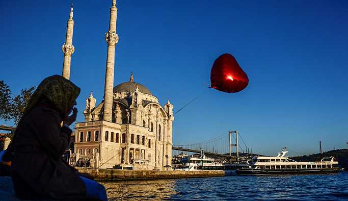 İstanbul'a gelen her 4 turistten biri Arap
