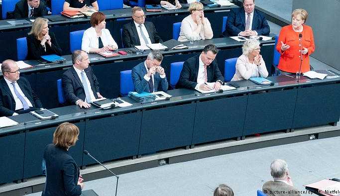 Merkel: Türkiye ile mülteci mutabakatının dışında anlaşma yok