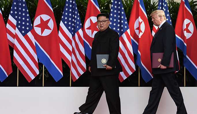 Rus senatör: Trump ve Kim’in Singapur’daki kazanımları devam ettireceği belli değil