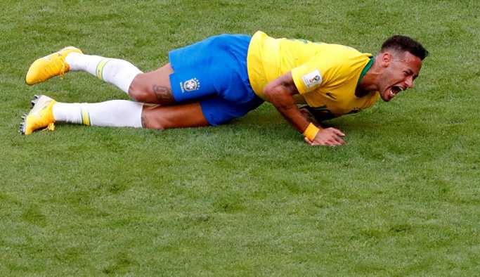 Dünya Kupası'ndaki faullere bazen 'aşırı' tepki verdiğini kabul eden Neymar: İçimde hala bir çocuk var
