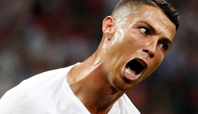 Juventus Ronaldo'yu transfer etti, Fiat işçileri grev ilan etti