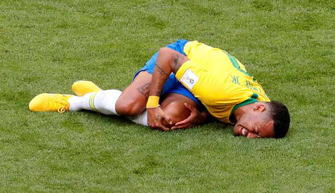 Neymar, 'Acil yardım hattına yalan arama yapmayın' uyarısının posteri