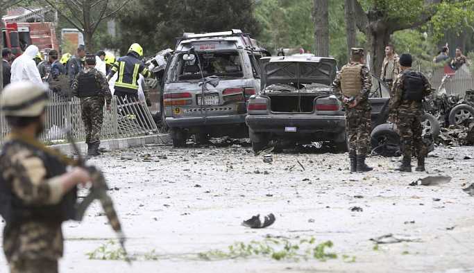 Afganistan'da intihar saldırısı: 3 NATO askeri öldü