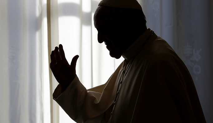 Başpiskopostan Papa'ya 'cinsel istismara göz yumduğu gerekçesiyle' istifa çağrısı