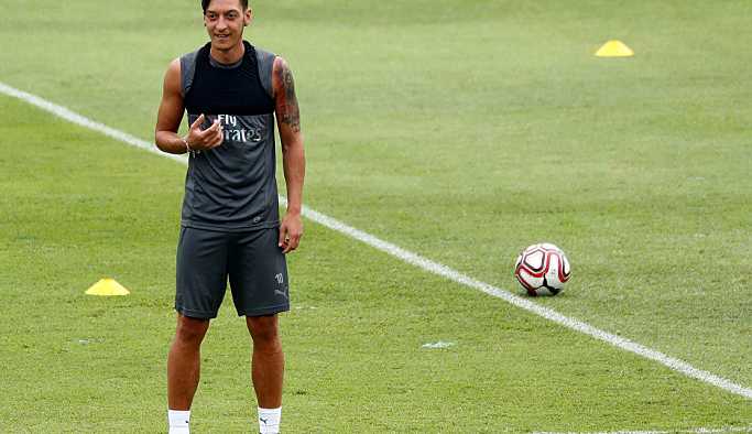 Bayern Münih Yönetim Kurulu Başkanı: Mesut Özil olayı içi boş bir tartışma