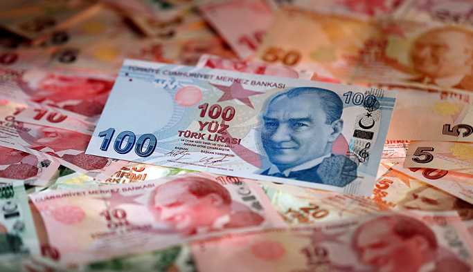 Dolardan tarihi rekor: 5 TL Dolardan tarihi rekor: 5 TL