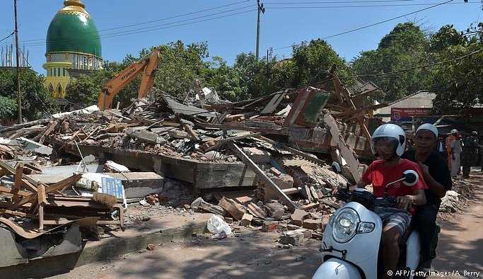 Endonezya depreminde ölü sayısı 220'yi aştı