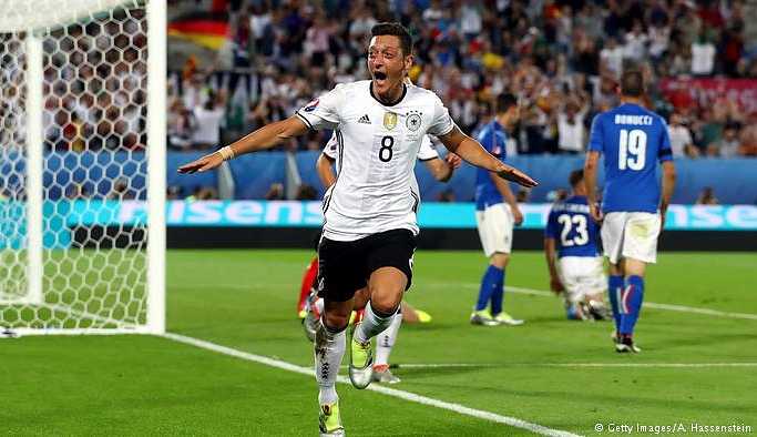 KRV Eyaleti Başbakanı: Özil uyumun örneği